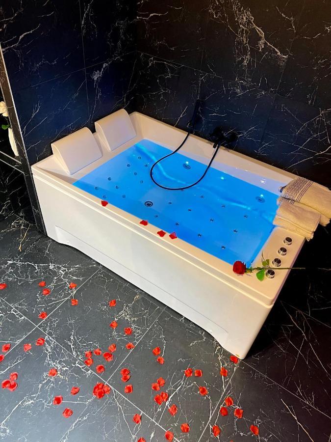 R.suite Saint-Etienne (Loire)