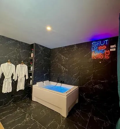 R.Suite Saint-Etienne  Buitenkant foto